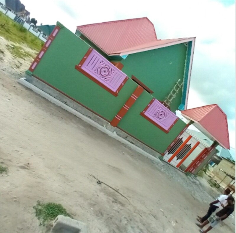 Ndugu yangu,,mjengo,,wako,,upendeze kwa finsng,safi,,ya rangi,,call,,0757457020#
