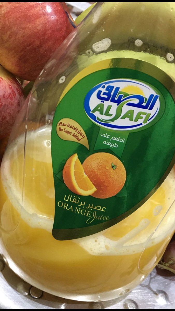 عبد العزيز العوض على تويتر يا أخي ترى أن عصير البرتقال الصافي مفيد وغني بالفيتامينات، وتناول برتقالة يومياً مفيد في تقوية الذاكرة ومنشط، ويجمع بين حمض الفوليك وحمض الفوليك، فعصير نقي. ويمكن شربه مع وجبة الإفطار