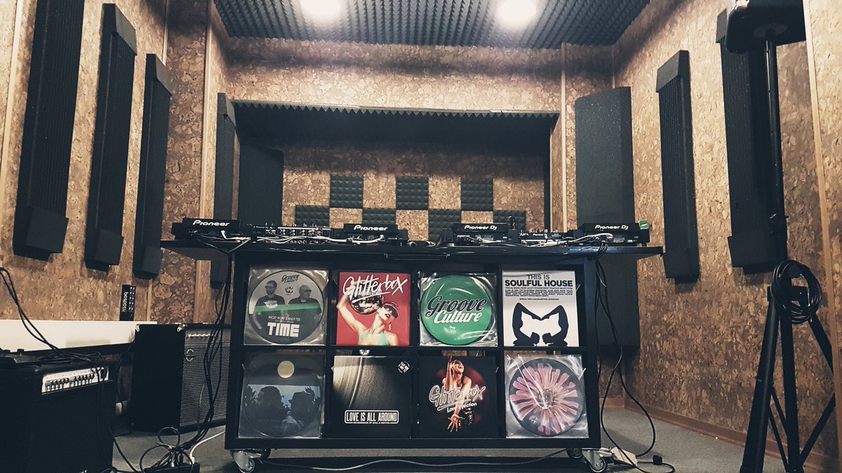 Today 9:30 pm Italy's time!
Micky More &amp; Andy Tee Live
Groove Culture Lab special edition!

Facebook Live Stream
👉 bit.ly/2KAI10Q