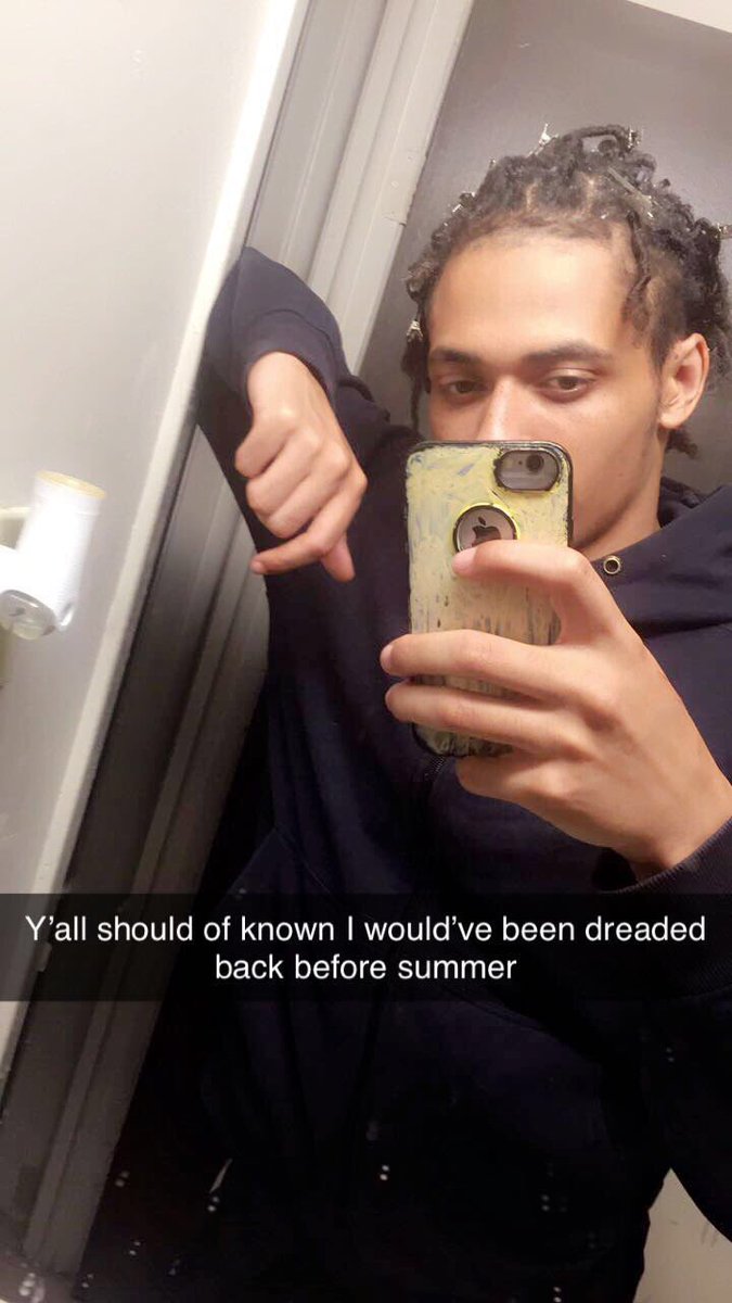 damn_vell's tweet photo. Dreads komin baxk real soon 🦠 https://t.co/Q9EaOTKozM