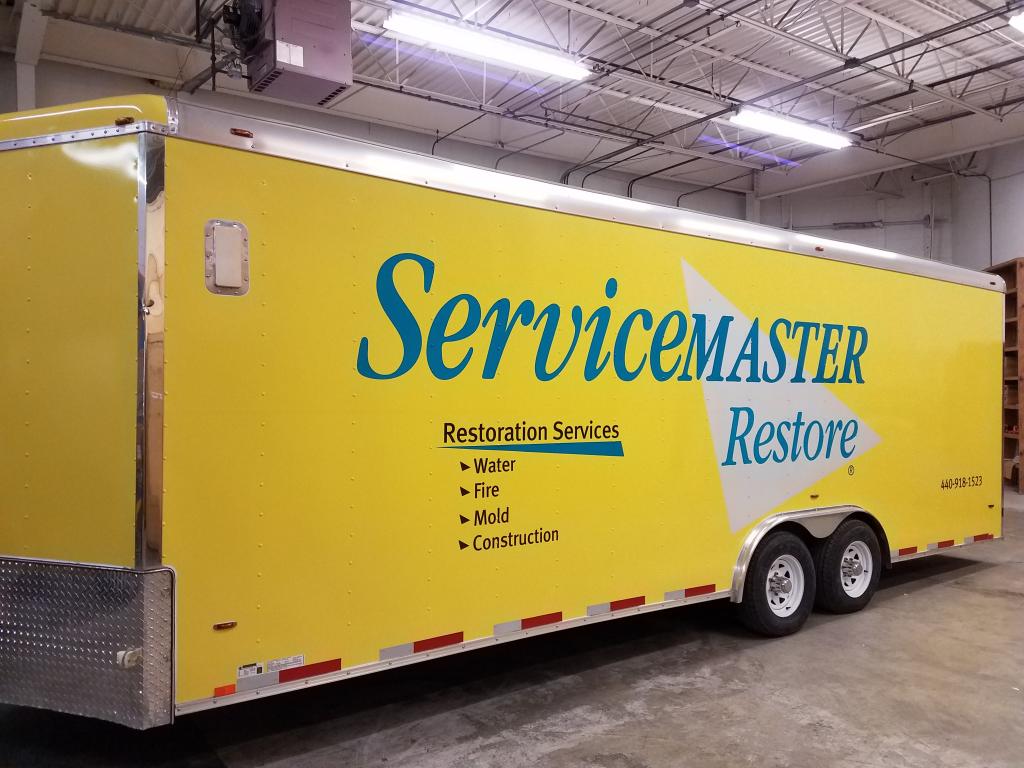 Fastsigns292's tweet image. That's on BIG trailer!  FASTSIGNS can install your vehicle and trailer graphics.  You bring us the graphics or we make custom graphics just for you.  #fastsignsmentor #trailergraphics #servicemaster