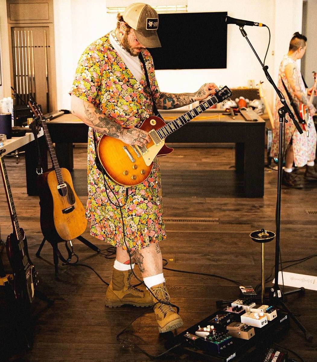 paranoidmalone's tweet image. the whole love of my life 🥺💕