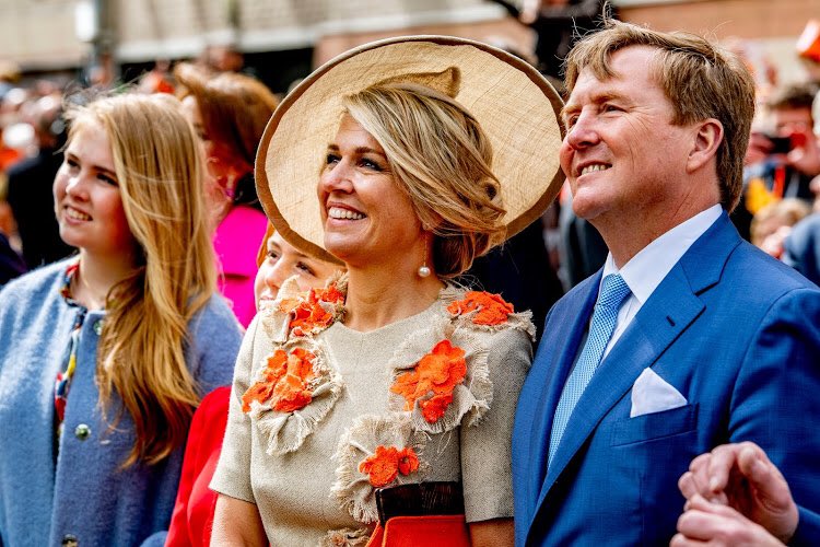 🧡Vanaf 19:00 uur is er een uitzending op NPO1 over ‘Hoe viert Nederland Koningsdag in corona-tijd’.🧡  Kijk jij ook?

#oranjebinnen #woningsdag