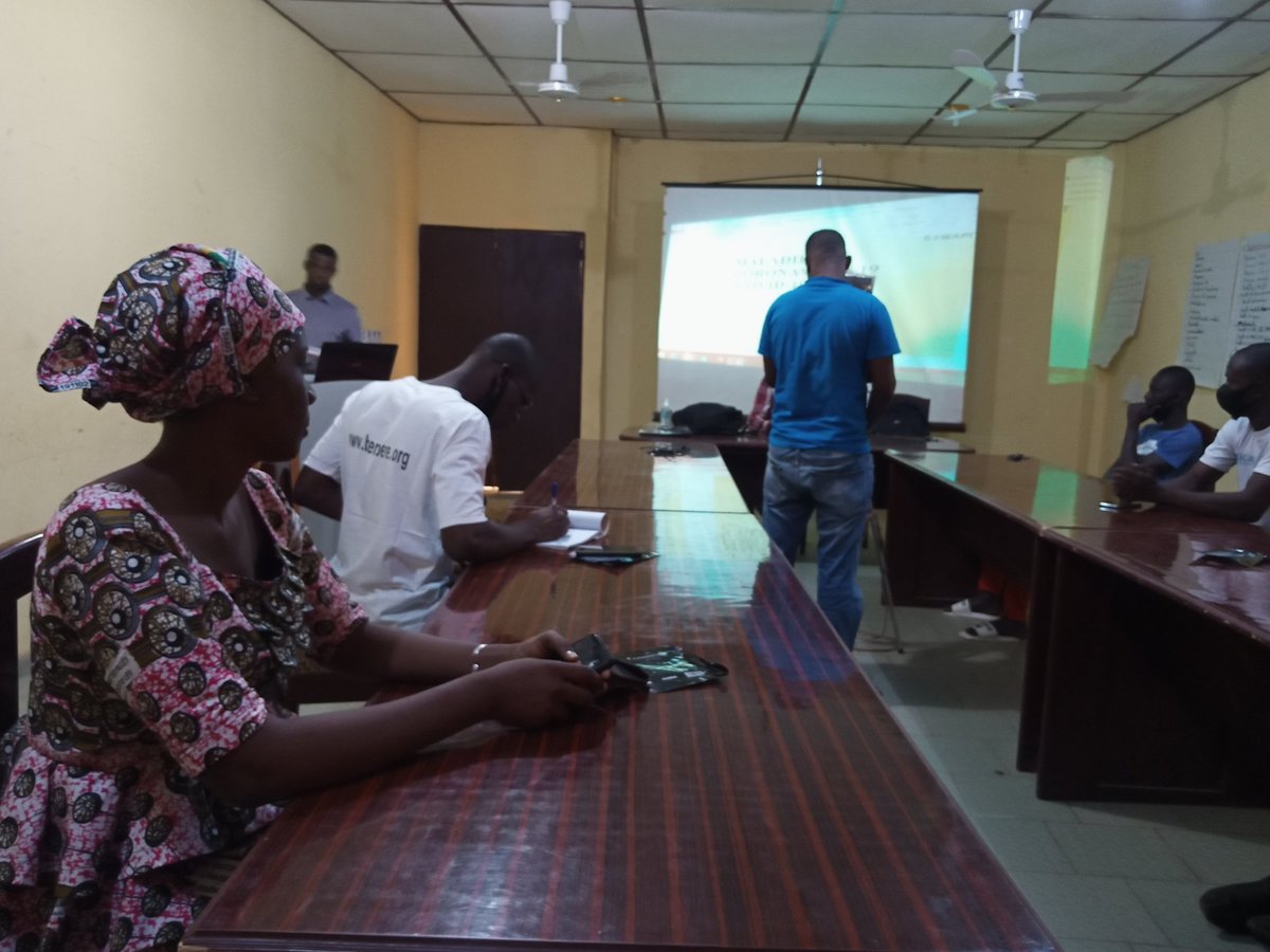 moussaahmar's tweet image. Comment se protéger et protéger sa communauté contre le #COVID_19
#CovidOut
#CafeBlog