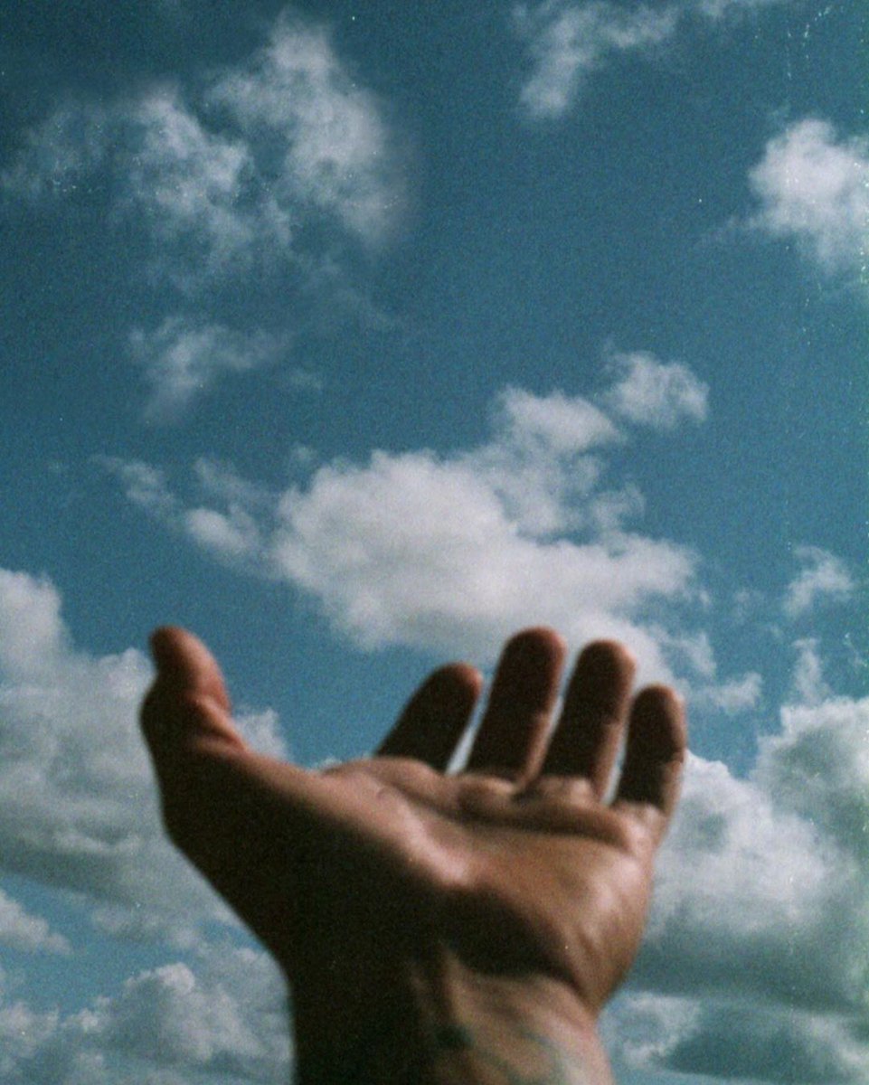 Effleurer la liberté du bout des doigts.

Bon début de semaine à tous !

📷 Ben Rice (@benniceofficial)