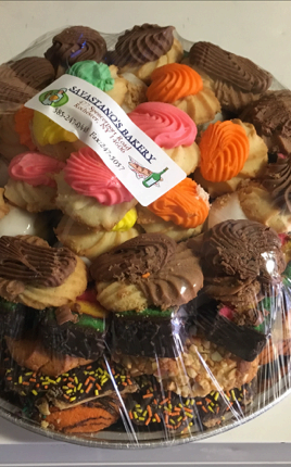 generalcode's tweet photo. In appreciation of our local #healthcare workers fighting this #pandemic, our #GCintheCommunity team sent trays of food to our local #UnityHospital. Thanks to our friends at #Savastanos for helping us to do this. 👏 👩🏽‍⚕️👨🏼‍⚕️❤
#ThankYouHealthCareWorkers #COVID19 https://t.co/ZvD8UvgmmX