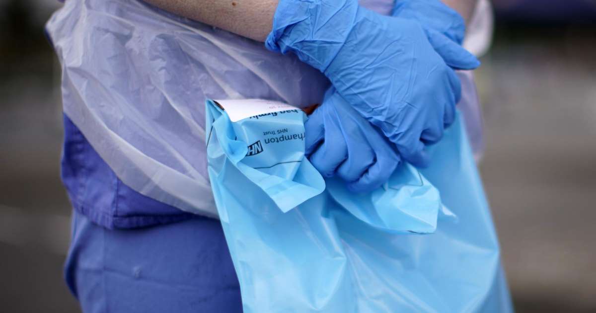 Govgg's tweet image. Many of our HSC workers are observing a 1min silence tomorrow, to remember colleagues on the frontline in the UK &amp;amp; around the world who have died during the global coronavirus pandemic.  We’d like to invite everyone to join them in the silence at 11am tomorrow.  #GuernseyTogether