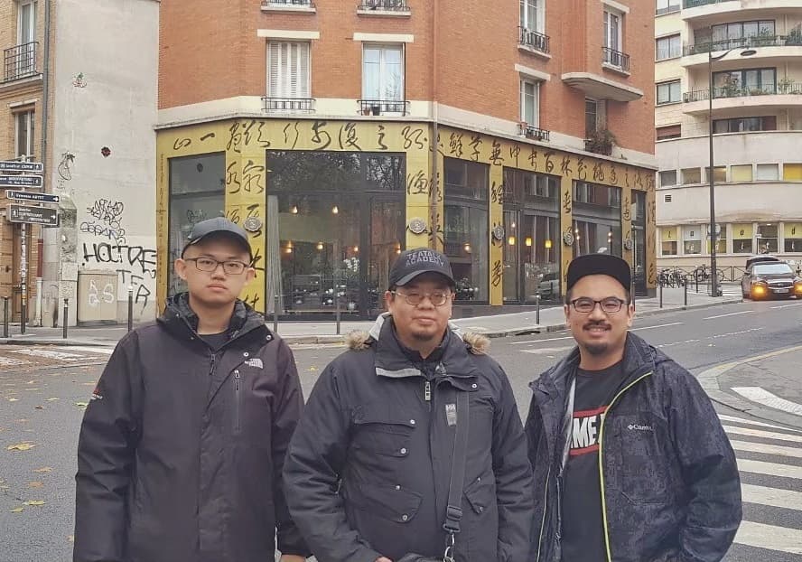 TeaTesterEK's tweet photo. Visiting famous tea shop held by Taiwanese
.
https://t.co/Vp4pJIZcnQ
.
#dailyforteateser #oolong #oolongtea #tea #teatalk #teatime #teatesting #tealover #tealovers #tealove #teatalkacademy #teaparty #teatasting #teadrinker #teaceremony #taiwan #taiwantea #taiwanfood https://t.co/zyKmiYJRhe