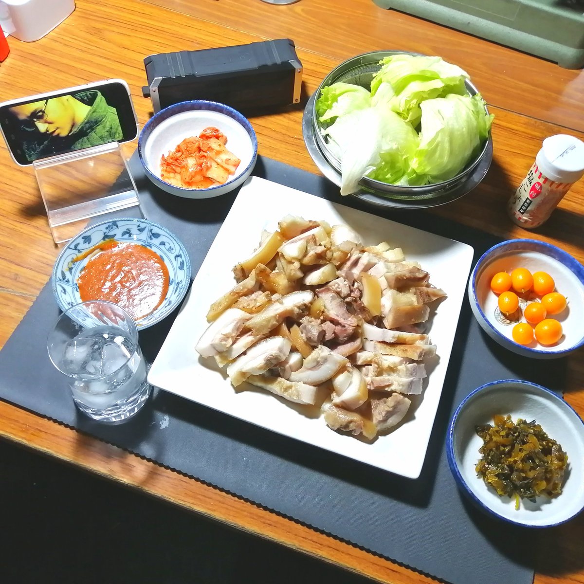 ajisaibunko's tweet photo. あじさい食堂
工場メシ部
@korean night
こんなの
コロナ引きこもり飯の
いいわけなかったら
ただの変態だな(汗)
#コロナ引きこもり飯
#モリコギ
#모리코기
#KOREANNIGHT
#STAYFACTORY
#食欲を挑発するレシピ
#おうちに帰りたくなるレシピ
#仲直りごはんレシピ
#あじさい食堂工場メシ部
#あじさい食堂 https://t.co/s2hu9J2d9e