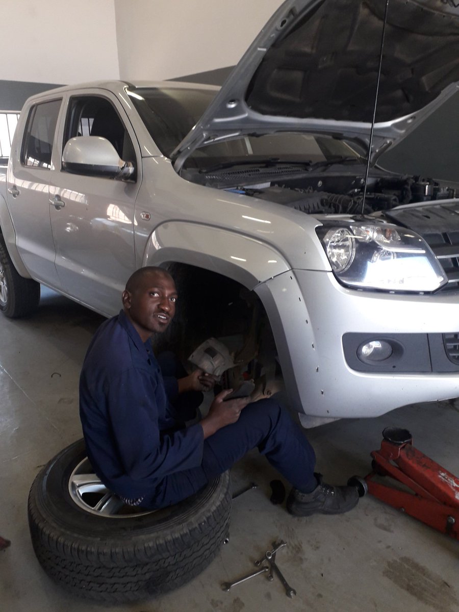 Shivambe4's tweet photo. MECHANIC      VS   YINGISANI https://t.co/jS4ikffej6