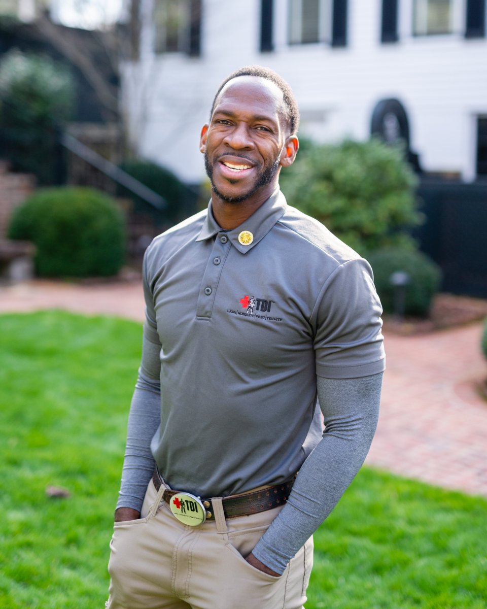 TDIServices's tweet photo. What has us smiling? Keeping your lawn healthy and gorgeous all year-round. https://t.co/weyLMpKZrk