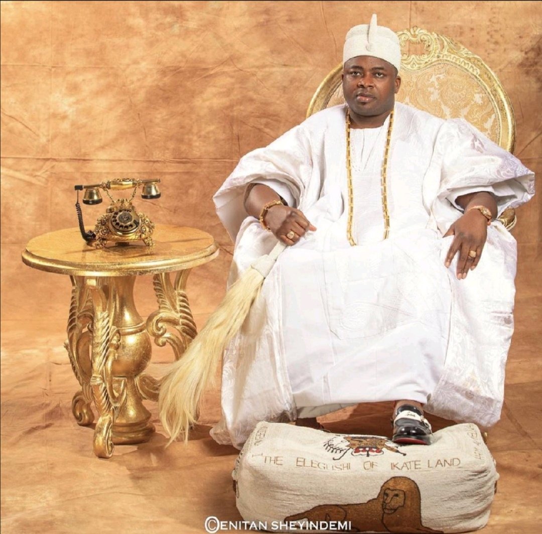 towbiebanks's tweet photo. Congrats HRM Saheed Ademola Elegushi
Happy 10 years anniversary!
#kadepelori #tenyearsonthethrone #KSEatten #mondaythoughts credit: @profshoots https://t.co/FB1kb9WbHV