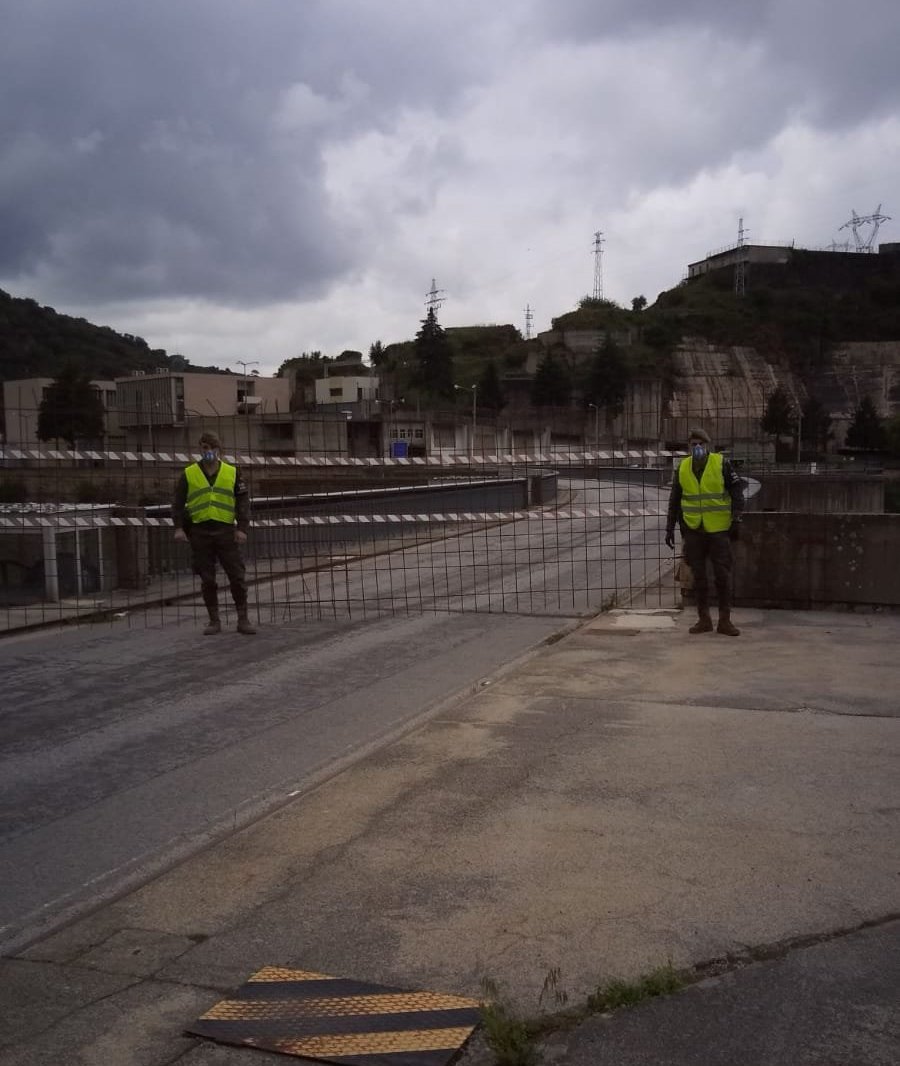 FUTER_ET's tweet photo. El #RALCA 63 del #MACA_ET participa en la Op. Balmis realizando controles en la frontera hispano-lusa en las localidades de Fermoselle y Riomanzanas (Zamora).#COVID19#OperaciónBalmis.#EsteVirusLoParamosUnidos https://t.co/PtHTPYM4Ch