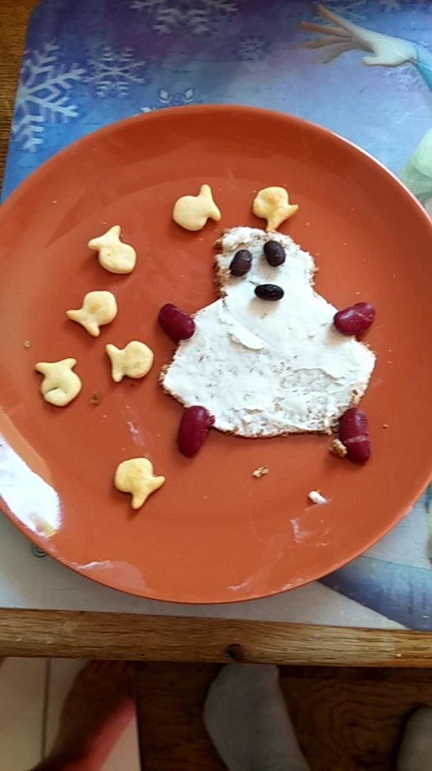DBFFS1Orange's tweet photo. Look at the Arctic scene and polar bear snacks! We are getting creative during home learning 🧸🐻@DubaiBritishFS https://t.co/a6QG8Bx9v9