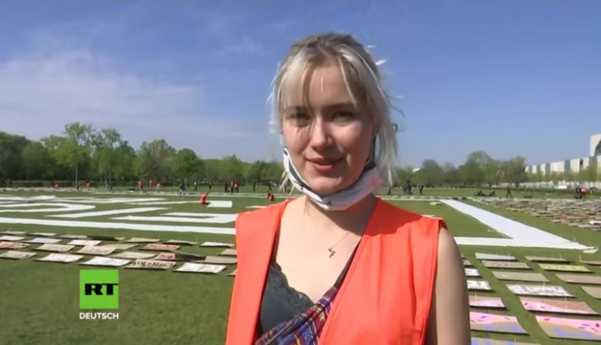 "Wenn wir nicht auf die Straße können, dann eben unsere Schilder"