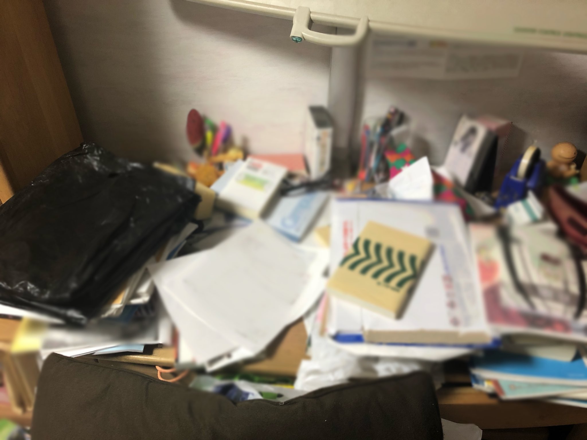 تويتر んじゃめな على تويتر 机の上 死ぬほど汚い T Co Auplpgdfta