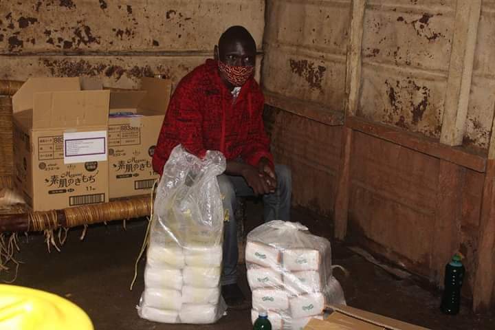 TheManga_Me's tweet image. Wale wasanii wa &quot;sisi ndo kusema&quot; na madem wa &quot;he&apos;s not my type&quot; bado tunangoja mchango. #StevoSimpleBoy does his duty. Kioo cha Jamii