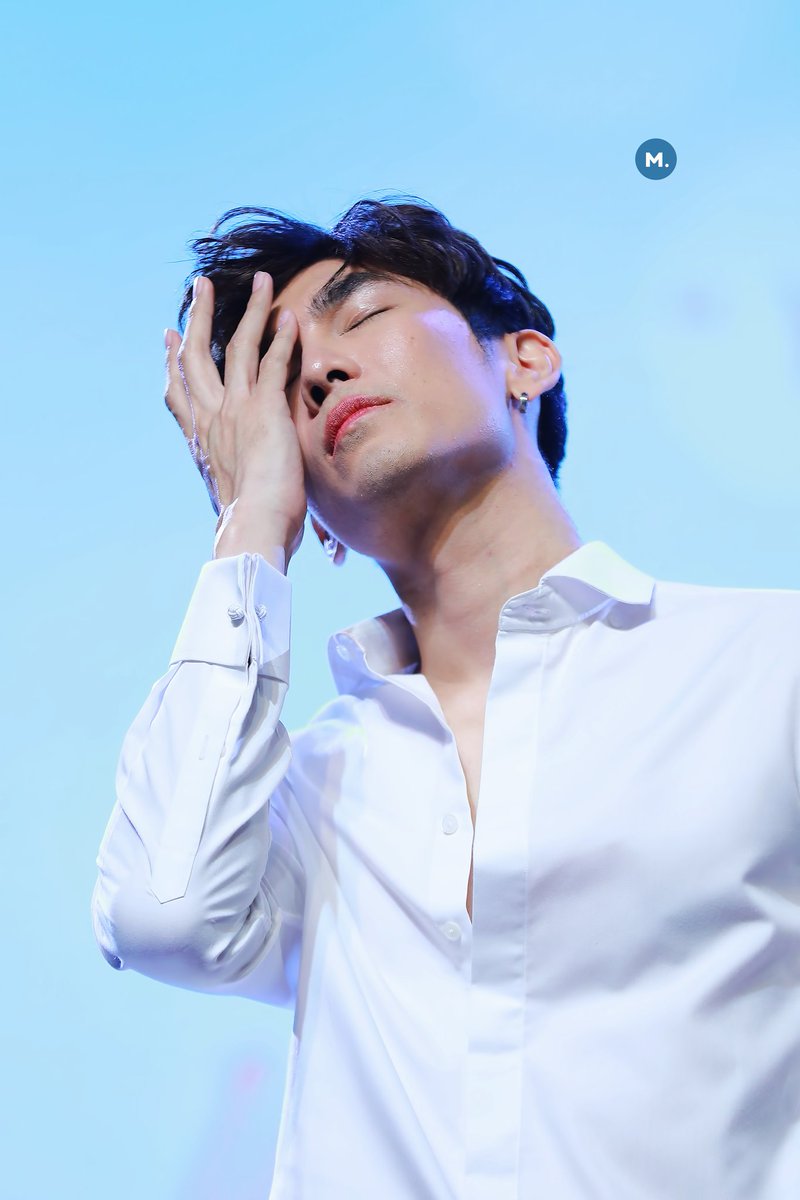  A thread of Mew is a tease  #MewSuppasit  #mewlions