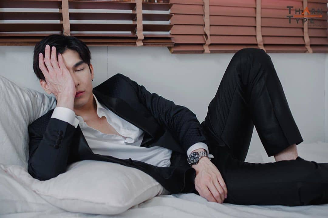  A thread of Mew is a tease  #MewSuppasit  #mewlions