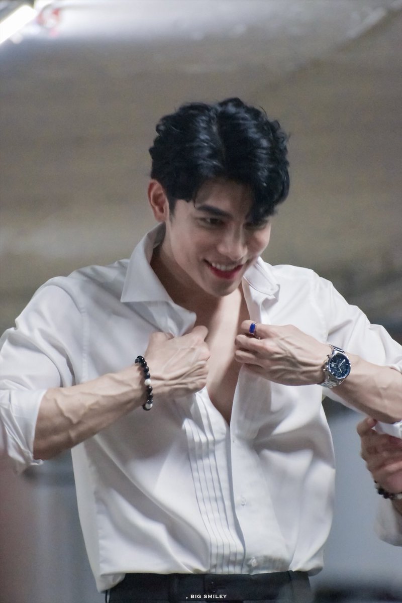  A thread of Mew is a tease  #MewSuppasit  #mewlions