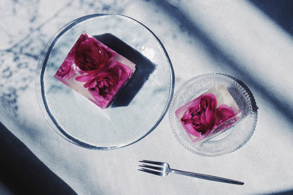 見た目の異常な美しさ！食べられるお花のゼリーケーキ‼