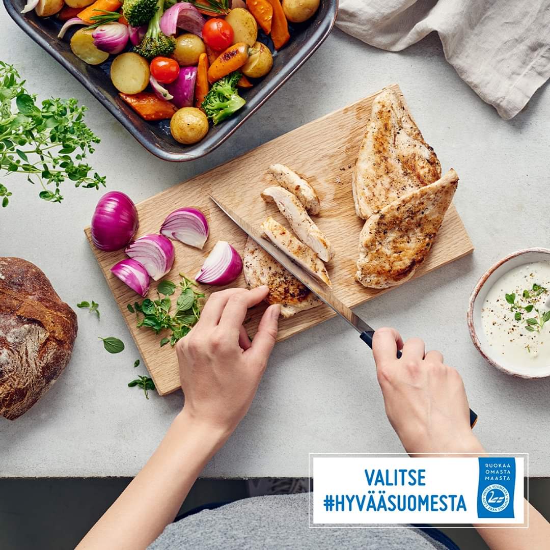 naapurinkana's tweet photo. Poimi ostoskoriisi Naapurin Maalaiskanaa – siitä löytyvästä Hyvää Suomesta -merkistä tiedät valinneesi Suomessa valmistettua kotimaista kanaa. #HyvääSuomesta #ValitseHyvääSuomesta

Merkin kriteerit 👇
https://t.co/MrWgxWgcYf

#naapurinmaalaiskana #parastakanaa #lähiruokaaliedosta https://t.co/SpF0FWVBwW
