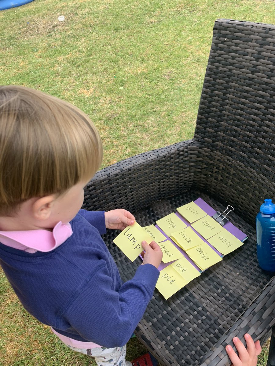 KellyTebbs's tweet photo. @MissSteeperWFIS hello! Today I’m searching, reading and matching up words on the board mummy made for me. Hope you’re ok. I’m missing you x https://t.co/ogNCtHVeWM