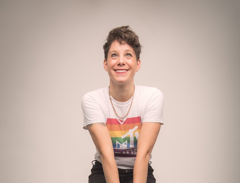 “It’s not just for the #queer community, this is for anyone who has ever felt like an outsider” 🌈🎧 A review of @suziruffell's new podcast, #OutWithSuziRuffell divamag.co.uk/2020/04/24/rev…