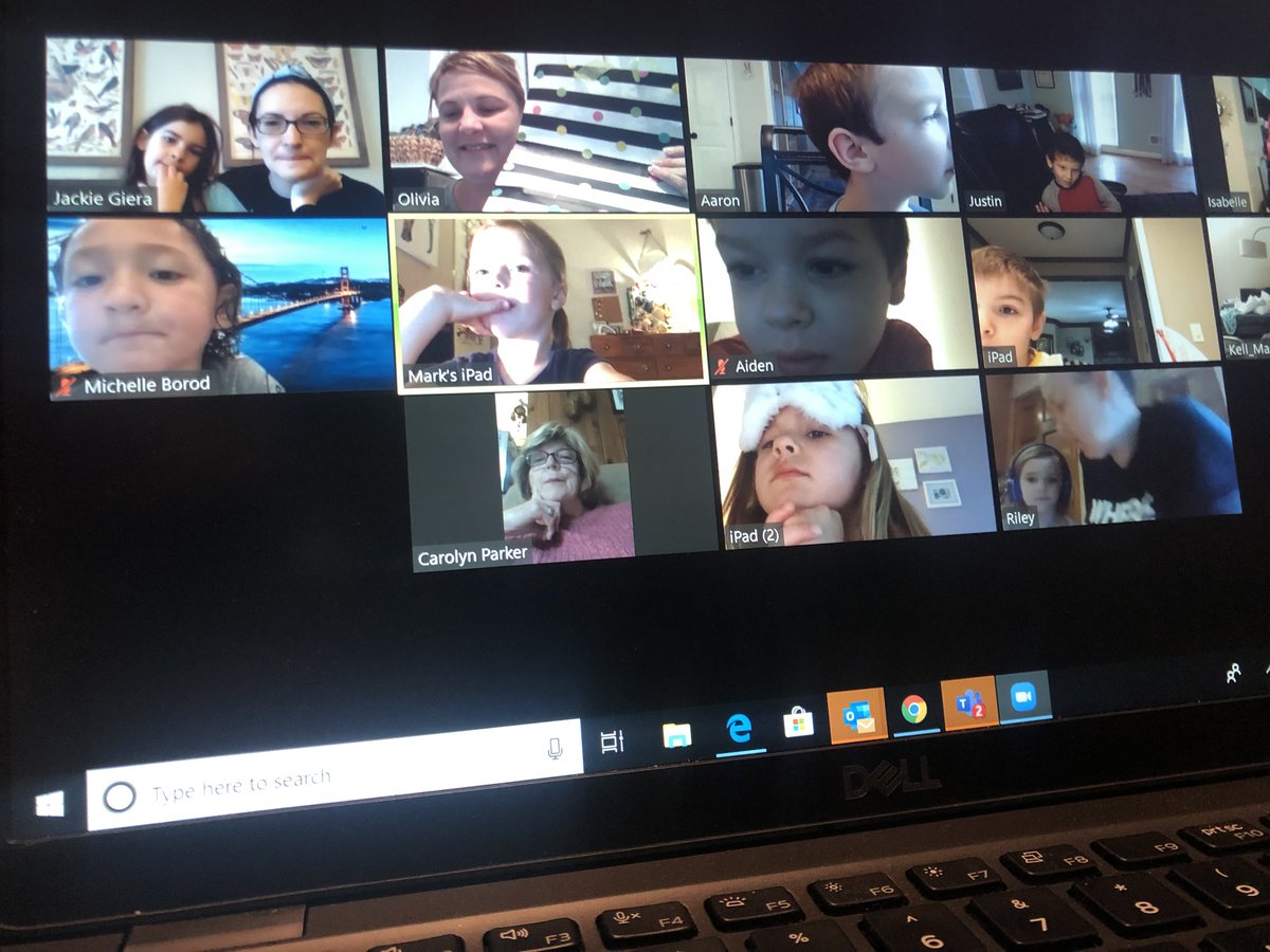 AHuskyste's tweet image. So much fun with Ms Giera and Ms Parker’s kinders! I got to lead the “Whats in the bag?” #mysterymonday They had great questions and even better guesses! #dottherobot @WonderWorkshop @pta_hillside @hillside_media @CorrigantTim @HillsideES @HillsideElemen