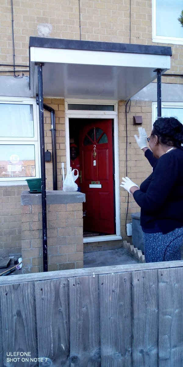 UprisingClub's tweet photo. Uprising volunteer Sharon delivering lunch to Ivan. #COVID19 #Hackneyspeaker https://t.co/bixErv8Qc1