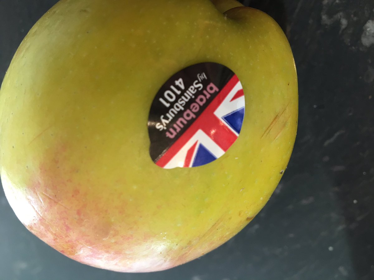Allatsea4's tweet image. Hiya @sainsburys (and @asda, @tesco, @waitrose, @Morrisons, @Pinkladyappleuk -if still applicable) anything doing about the #PointlessPlastic labels on your fruit? 

Frequently ends up polluting domestic or local council compost!
🍎♻️