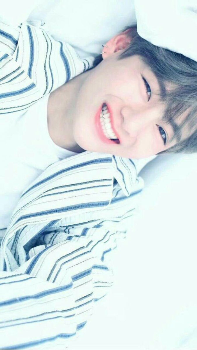 Thread By Blavktae Pics Of Taehyung Smiling A Thread That We All Need Now
