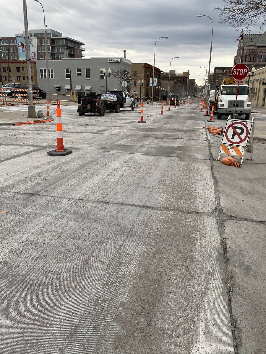 MDCApex's tweet photo. Work continues to rehab the Phillips Avenue pavement between 12th &amp; 14th St. BX Civil and Construction is a strong local contractor doing the work. Southbound lanes look like they will be done this week. Then it’s time to do the northbound lanes. Onward! https://t.co/fvYHsHsUiH