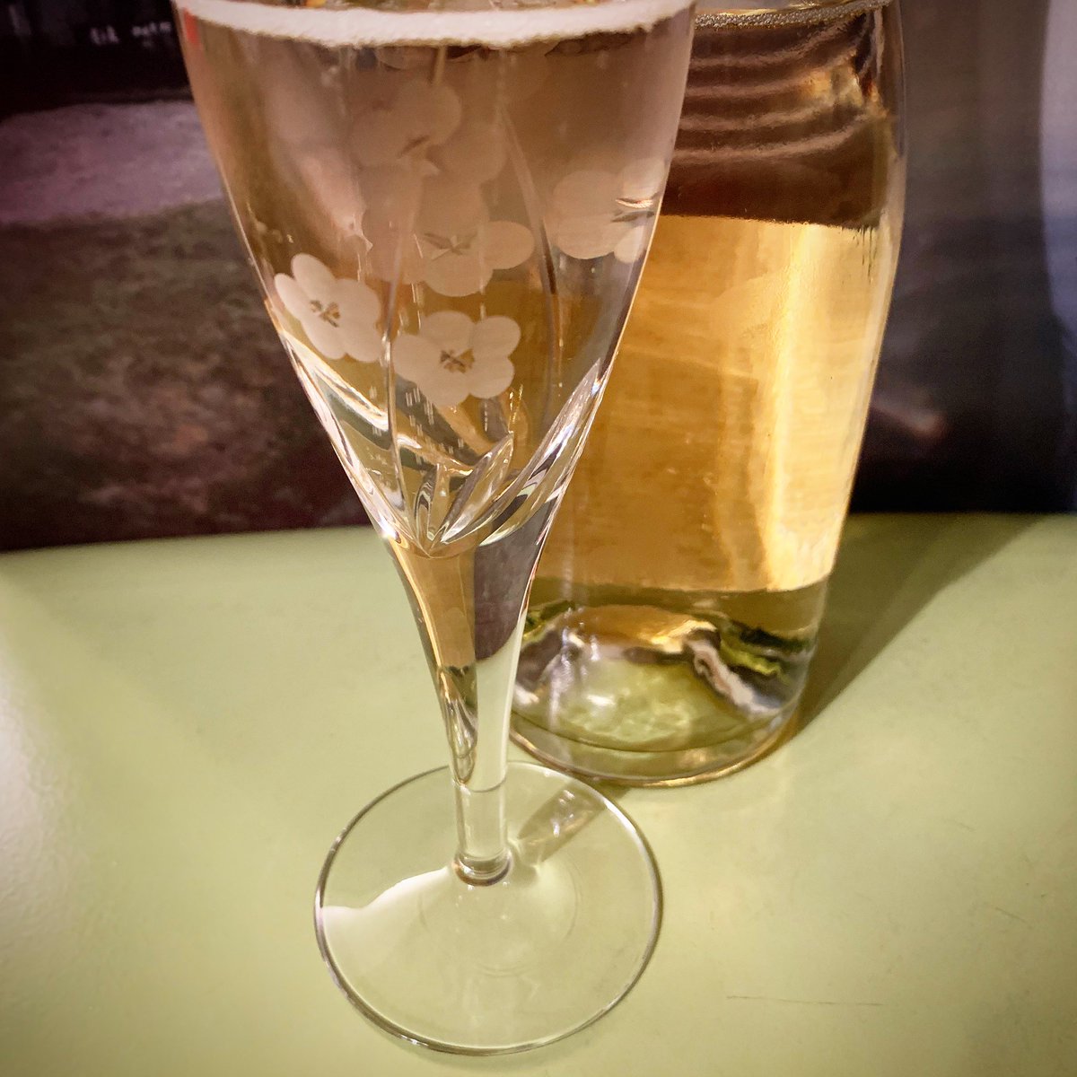 akira_tanaka_10's tweet photo. シャトージュンのワイン・スタイルズ11周年記念 甲州樽熟スパークリング2019😋🍾💕💕💕
ワイン・スタイルズさんは4/28で11周年🎉🎉🎉
2時間ほどフライング気味ですが、おめでとうございます🎉🎉🎉
このような時なので今回はラベルも無しでの販売😭
#chateaujun #シャトージュン #winestyles #wine https://t.co/Q47G1yoerH