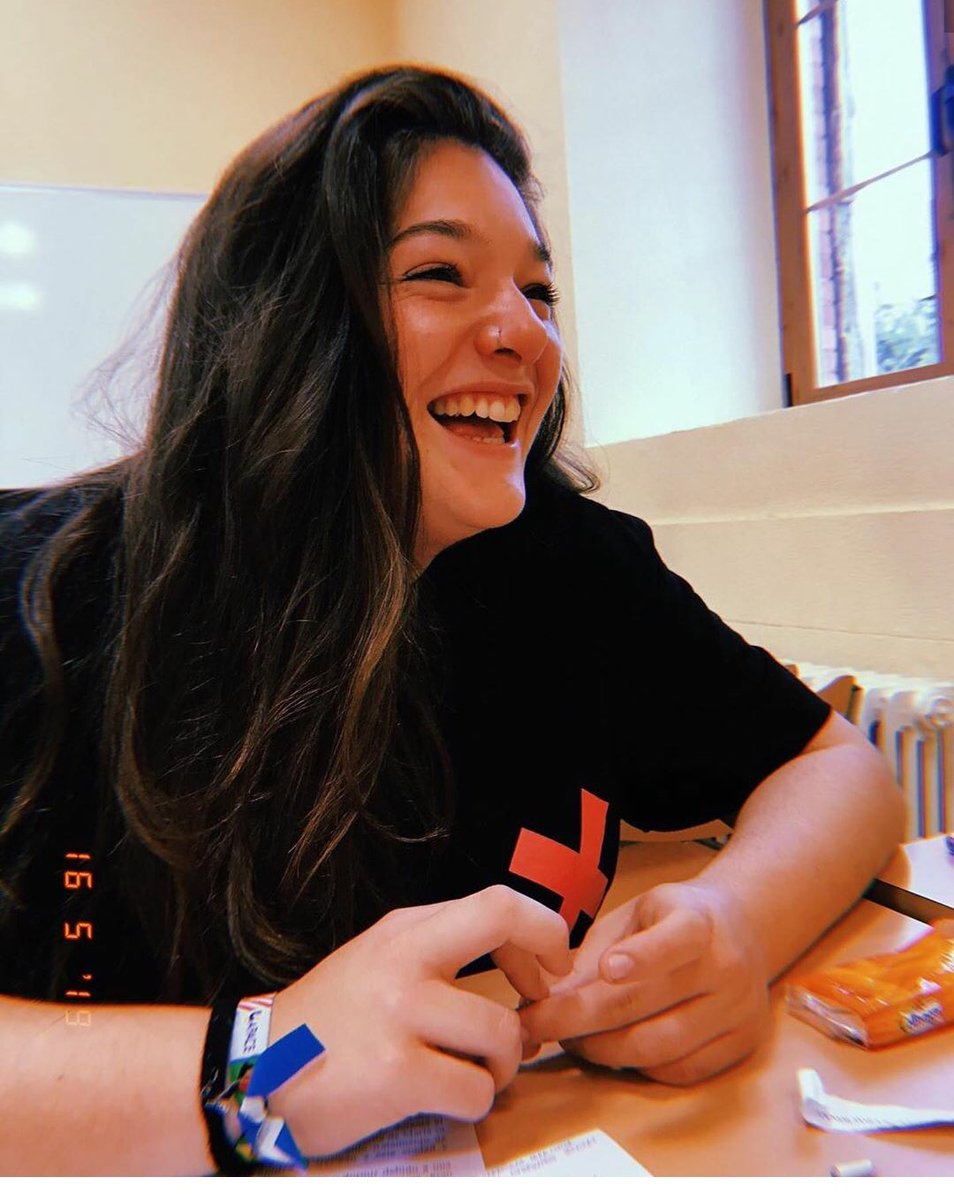 Irun_informa's tweet photo. 👋 Kaixo @enaragabelas! ZORIONAK zure koadrilaren partez. 

🎂❤️ Tu cuadrilla no se olvida de tu gran día y quieren mandarte un gran ZORIONAK por tu cumpleaños y desear que sigas alegrando al mundo con tu sonrisa. 😊

#IrunAurrera https://t.co/G81angt1Si