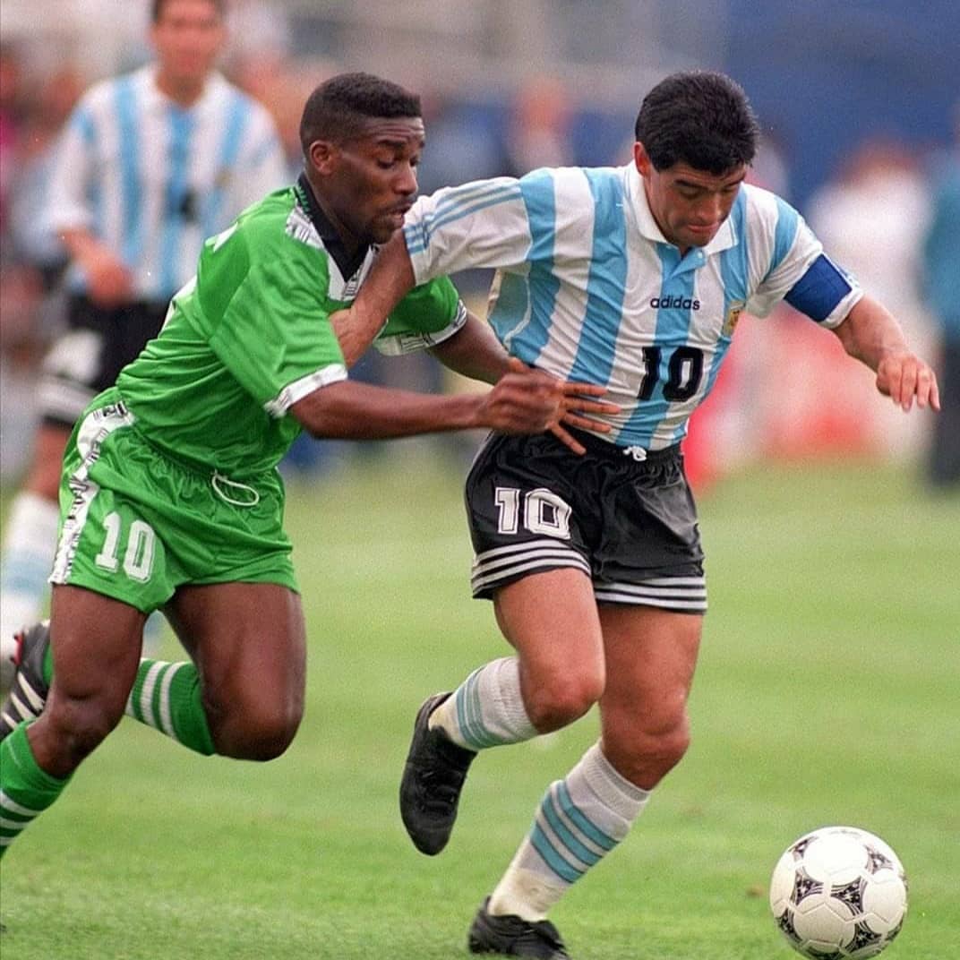 90s Football على تويتر Diego Maradona Vs Jay Jay Okocha 1994