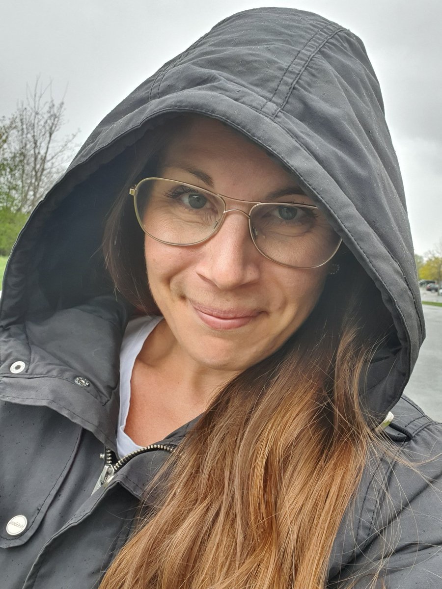 swdishlassie's tweet photo. It's suppose to be spring right? No? Ok then... 🌧🌧🌧 #SwedishSpring #April https://t.co/BIEWOx6cfn