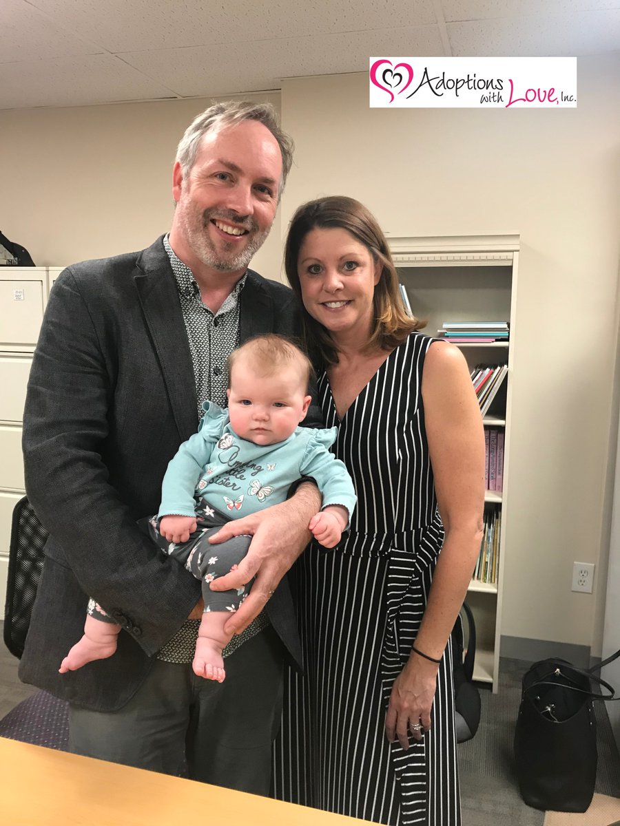 AdoptionsWLove's tweet image. Happy Monday!! What&apos;s a better way to start the week than a beautiful #finalization bringing this sweet #foreverfamily together!!! 🥰👨‍👩‍👧💟❣️🎉

#adoption #baby #adoptionswithlove #happy