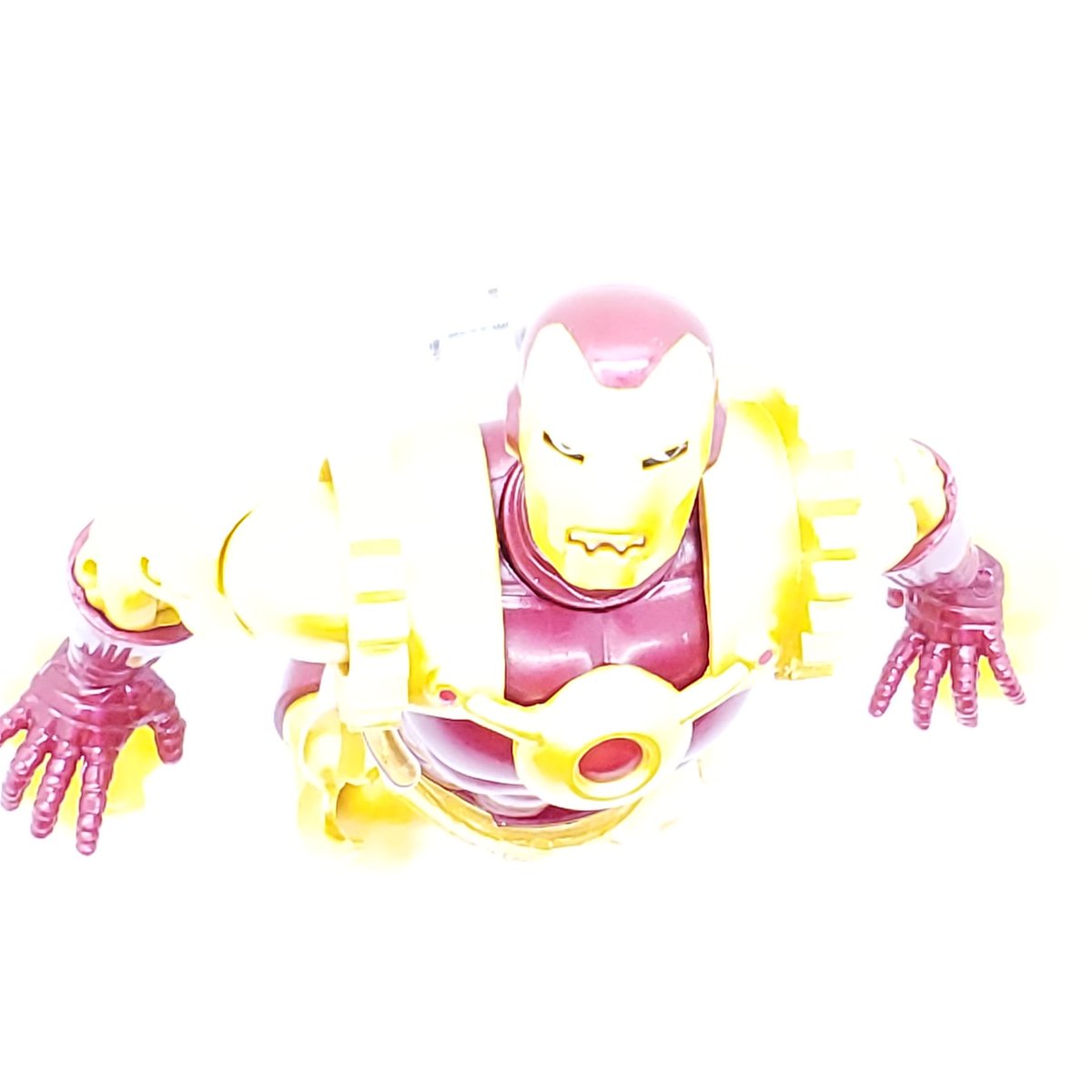 GeekHangover's tweet photo. This #IronMan2020 is sick! #toyplanet #toys4life #toptoyphotos #epictoyart #toyphotography #toyartistry #toycollector #actionfigures #actionfigurephotography #toycrewbuddies #toypops3 #marvellegends #marvelpops #toyreviews #marvel #excelsior https://t.co/Xr9T2Y8OU7