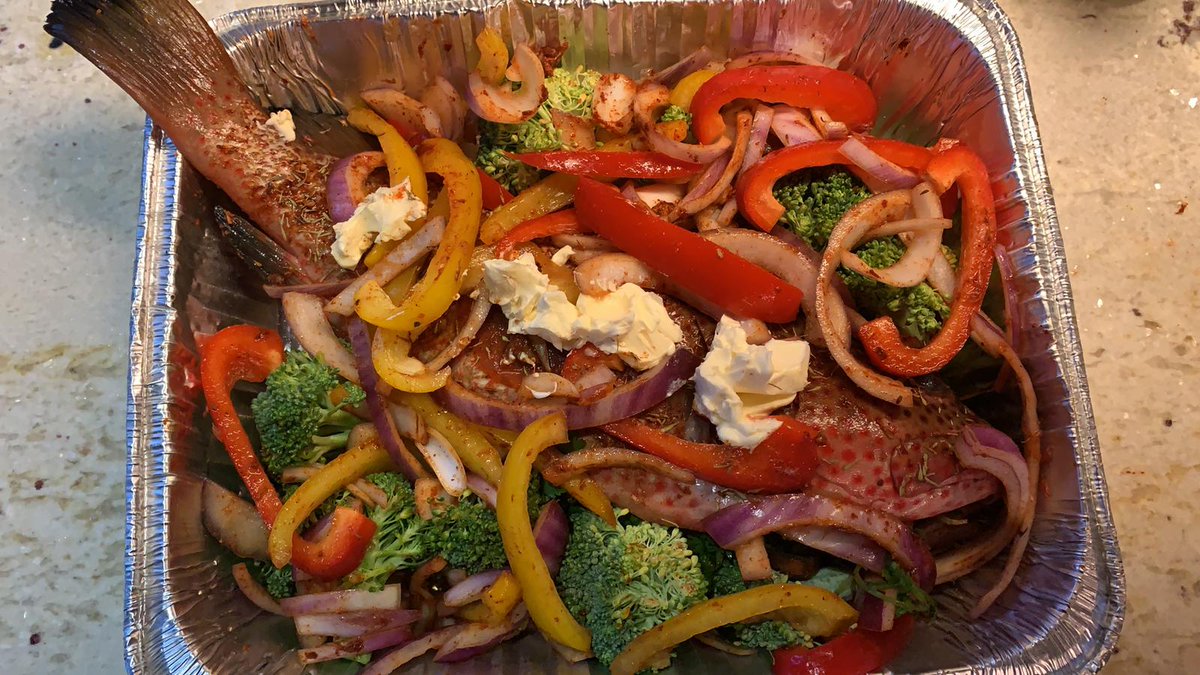 chikosmokeyrub's tweet photo. Happy customer. Red hind seasoned with "Original" flavor and using Chef Chiko's fish recipe π½π₯π. #chikosmokeyrub #bermudafish #redhind https://t.co/Z4jF6wIaKB