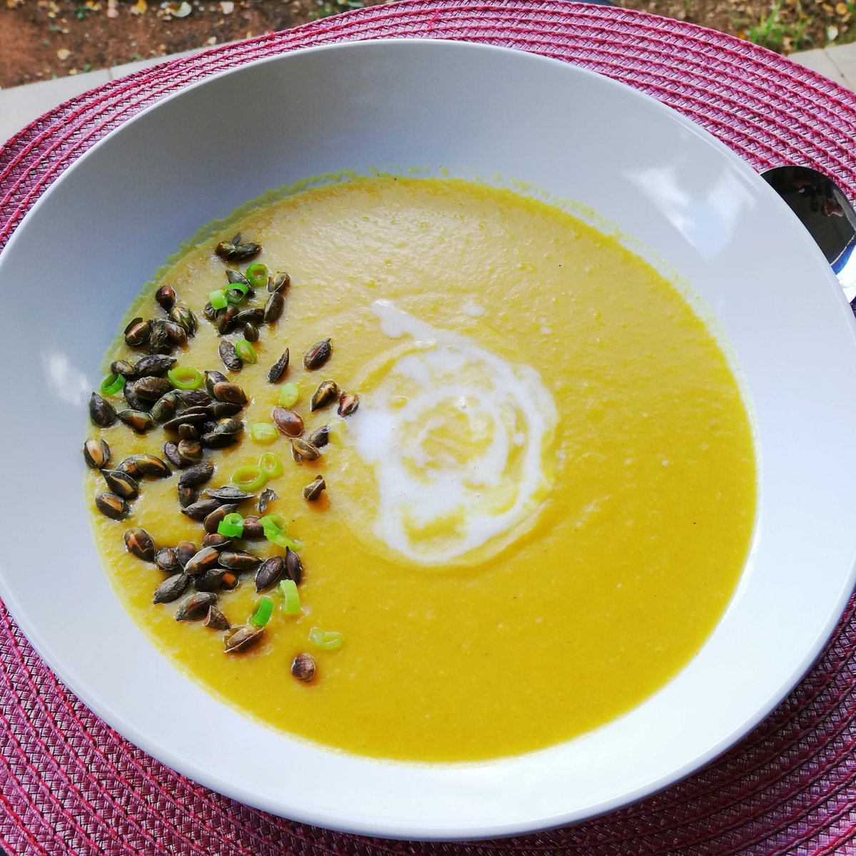 NBlekie's tweet photo. @Anele I made this butternut and cauliflower soup for lunch. Gloomy Bloemfontein weather made me crave a bowl of comfort. https://t.co/jyrEixARMH