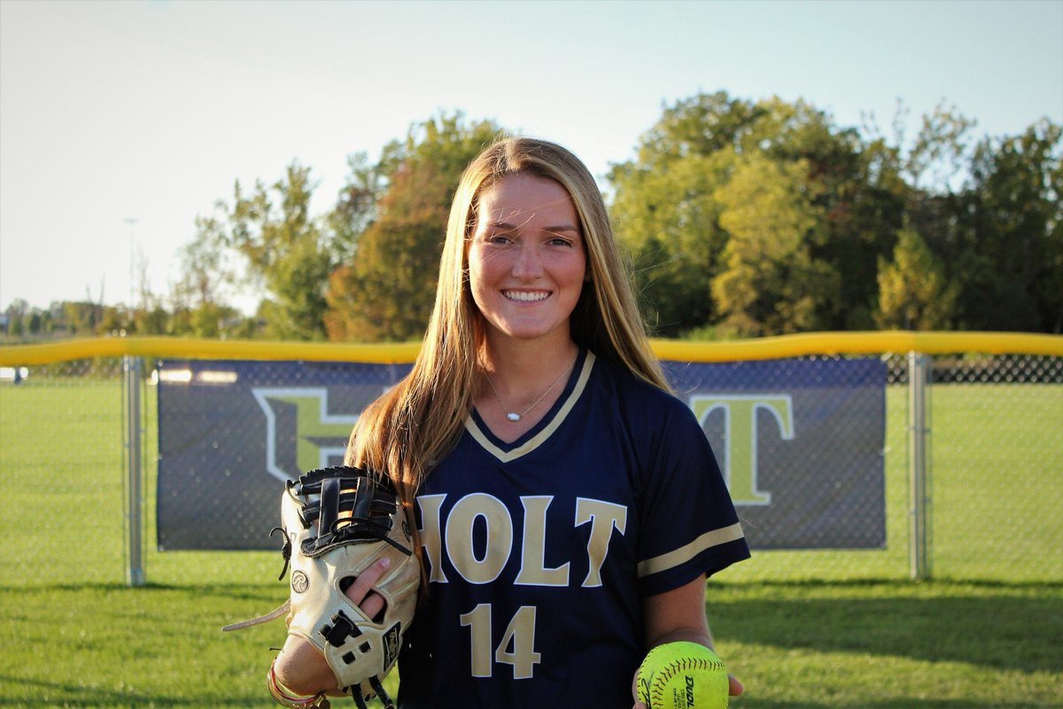 Congratulations to Claudia Adam for choosing to continue her education and softball pursuits at Illinois College!