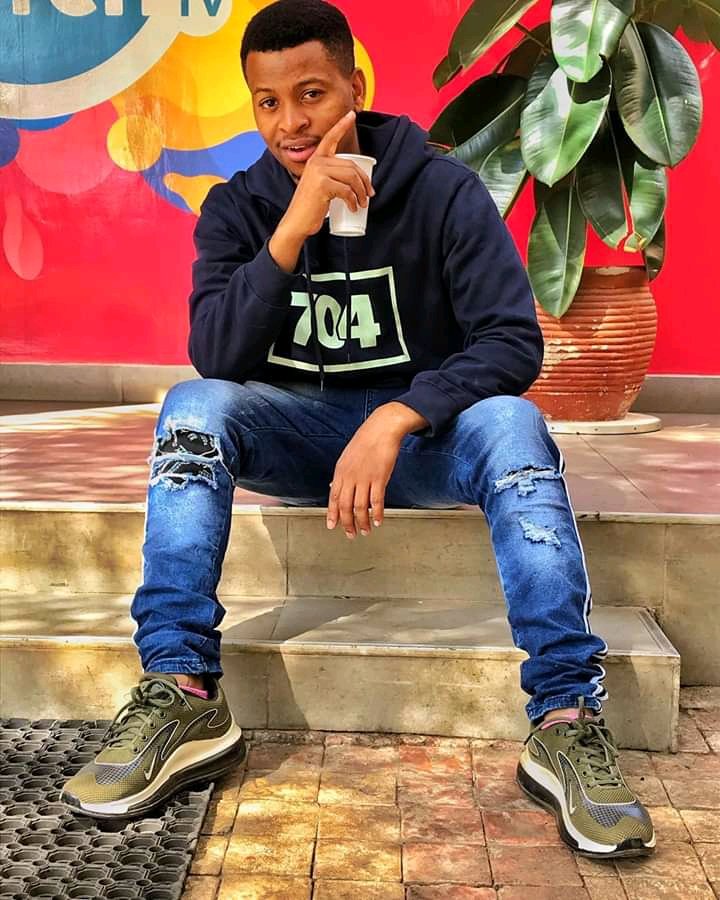 switchtvkenya's tweet photo. #Time to tune into @switchtvkenya for #EABase with the #EntetainmentPA himself @PresenterAli . Today is #MondayCollabos, what's your play request?
Keep it locked.
#mondaythoughts #MondayMotivation #Kenya #StayAtHome https://t.co/tZhXoEqkWZ