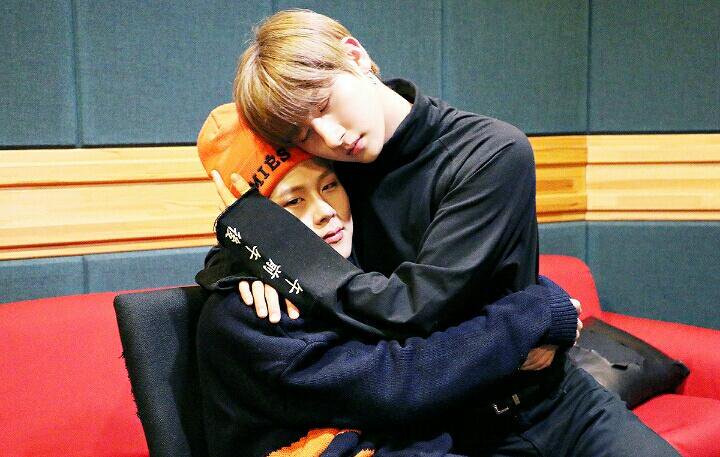 in all occasions: jooheon and changkyun hug @OfficialMonstaX