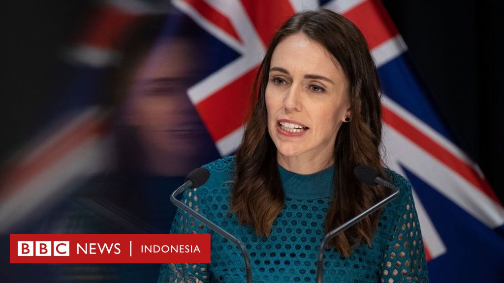 BBCIndonesia's tweet photo. Selandia Baru 'menang dalam pertempuran melawan Covid-19', kata pemerintah negara itu. Sejumlah usaha, fasilitas kesehatan, pendidikan mulai dibuka Selasa (28/04).
Negara ini menerapkan lockdown ketat, begitu korban meninggal mencapai enam orang. https://t.co/AjB7C7qPw2 https://t.co/KHmzqFwXDd