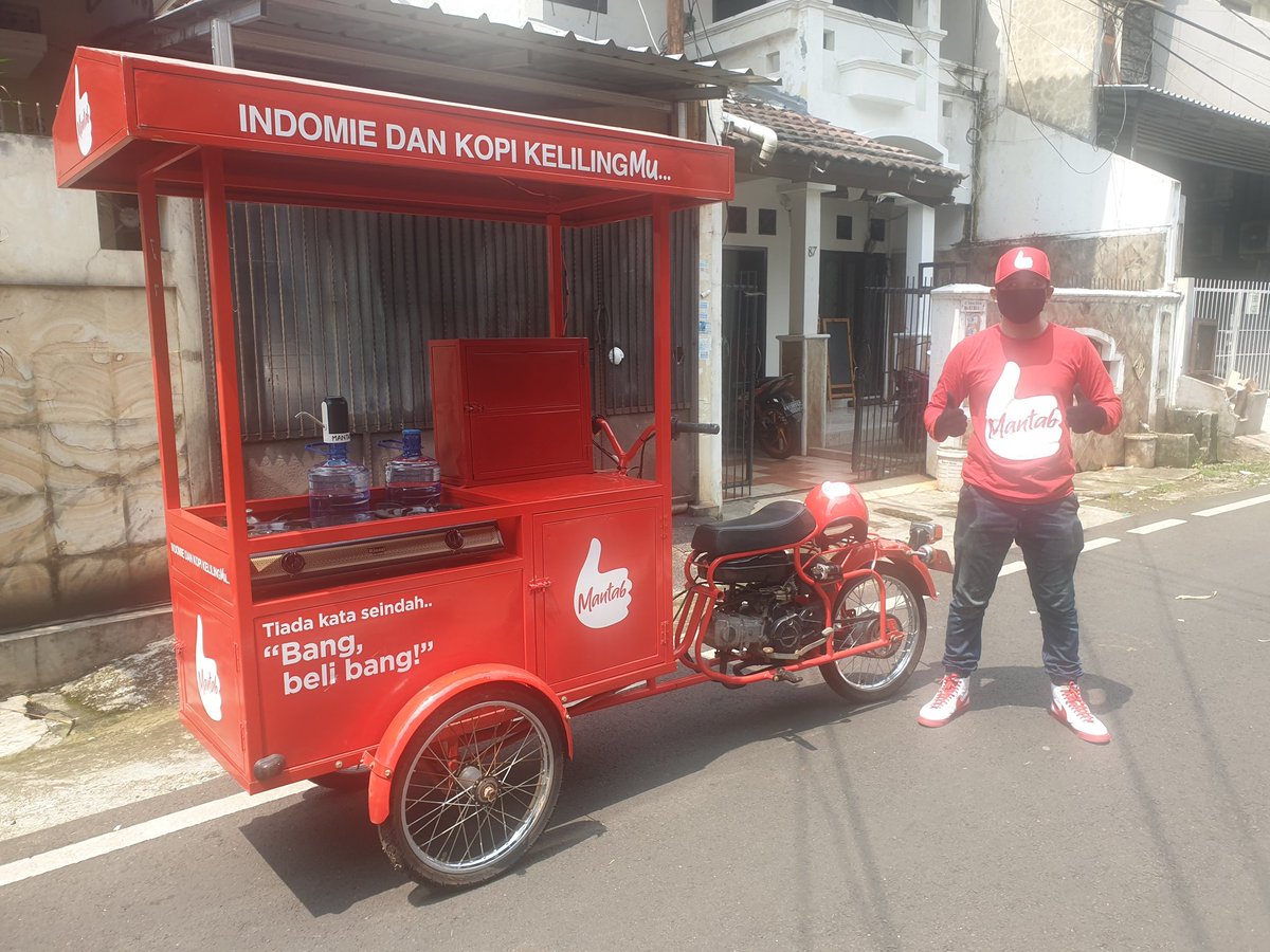 Buat yang ngga ada kerjaan tapi dapur harus ngepul.. gerobak ini kami pinjamkan buat berdagang, produk kami siapkan.. tinggal dagang ... 

Buat 1 orang yg memenuhi syarat, KTP, KK, SKCK ... detail penghasilan akan dijelaskan saat interview... 

Yg berminat silahkan reply 👍👍👍