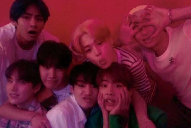 BTS photo sequence; a devastating thread