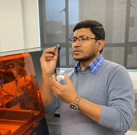 UTexasPharmacy's tweet photo. To meet the need to develop methods to make drugs more soluble and usable, the Maniruzzaman Lab teamed up with Advanced Material Development (AMD) to address challenges with the reduction in quantity of new drugs coming to market. https://t.co/WoqARbyPbw https://t.co/p6iFcMQO1E
