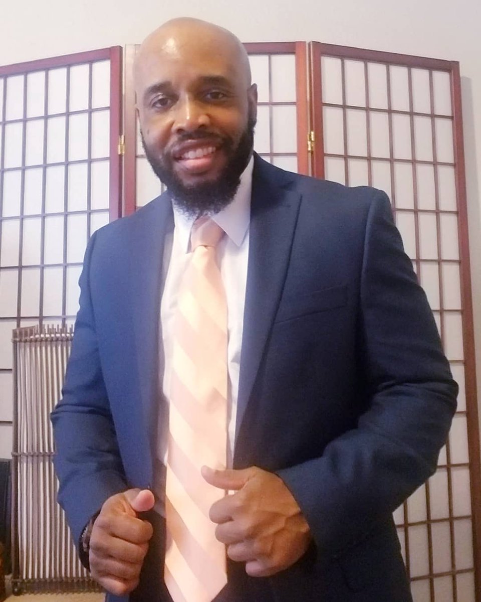 FatDarrell's tweet image. 🙌🏾 Just making sure that my real clothes still fit after taking down an entire bag of chips, a dozen or so wings and a half gallon of ice cream yesterday... 🤷🏾‍♂️🤣 #Quarantine15 Hmm, while I'm all dressed up, I should probably walk my garbage to the dumpster... 🤔 #DoubleFML 🙃