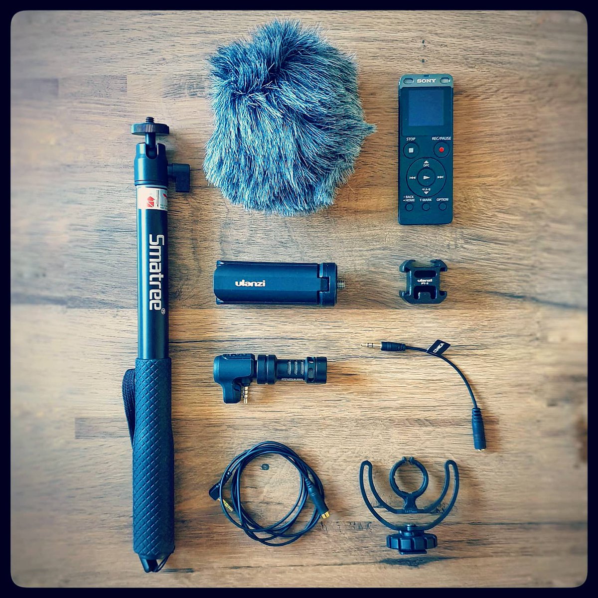 iretrogame's tweet photo. Mini Boom Mic Hack #videography #audiohacks #ulanzi #smartree #sony #rode #audiotech #techhacks #rt https://t.co/nKQLHp59H6